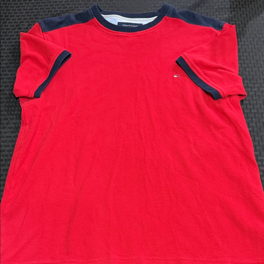 Tommy Hilfiger Red T-Shirt with Navy Accents size Large EUC
